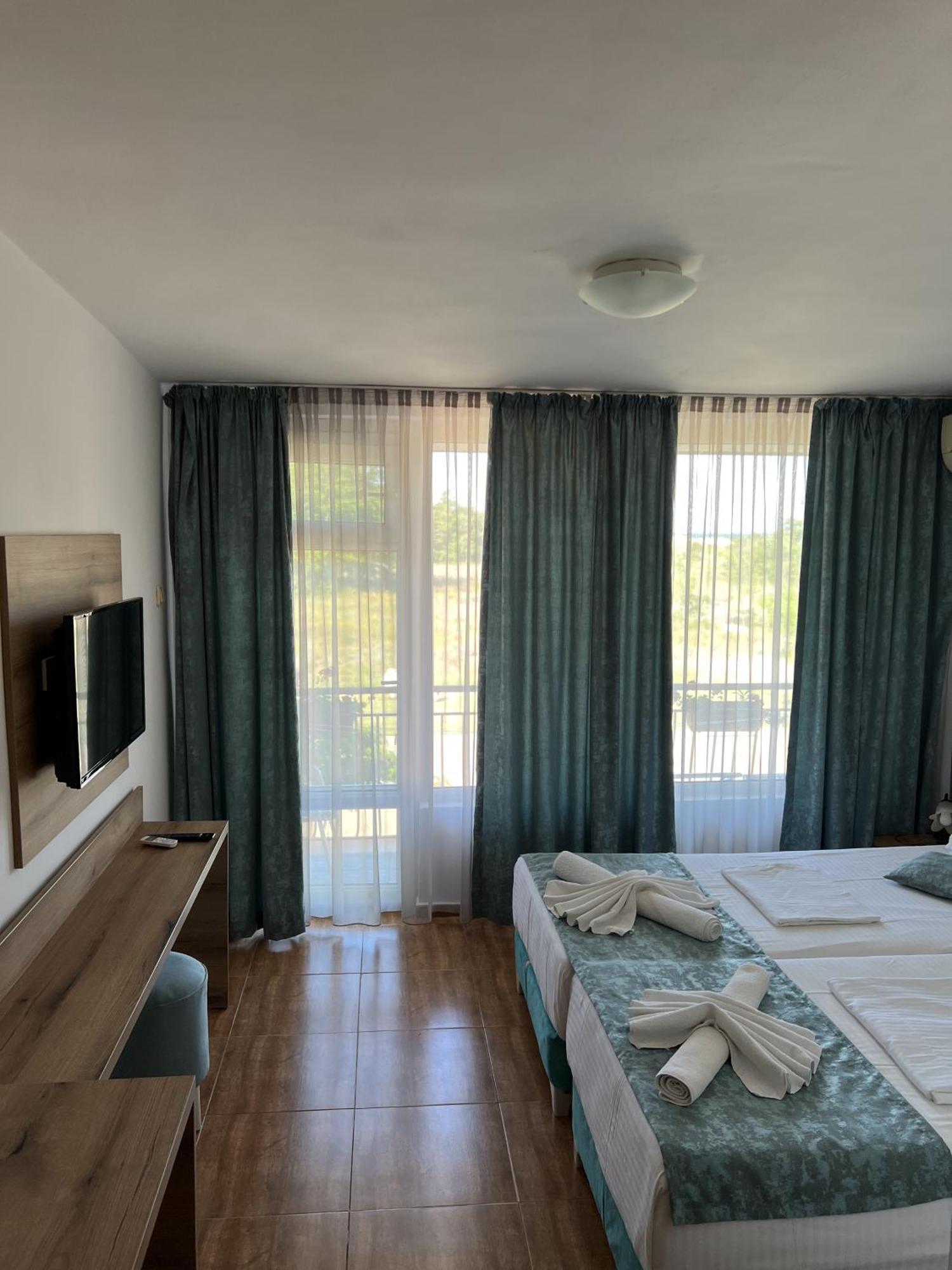 Hotel Surf Πριμόρσκο Δωμάτιο φωτογραφία