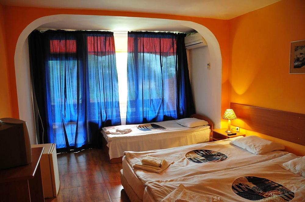 Hotel Surf Πριμόρσκο Δωμάτιο φωτογραφία